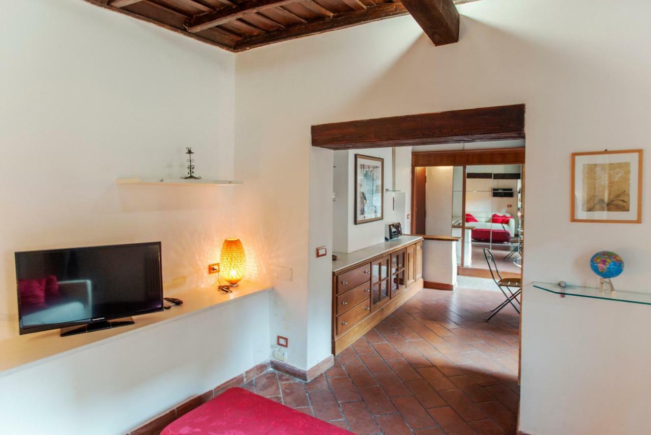 38 Vicolo De' Cinque Apartment *