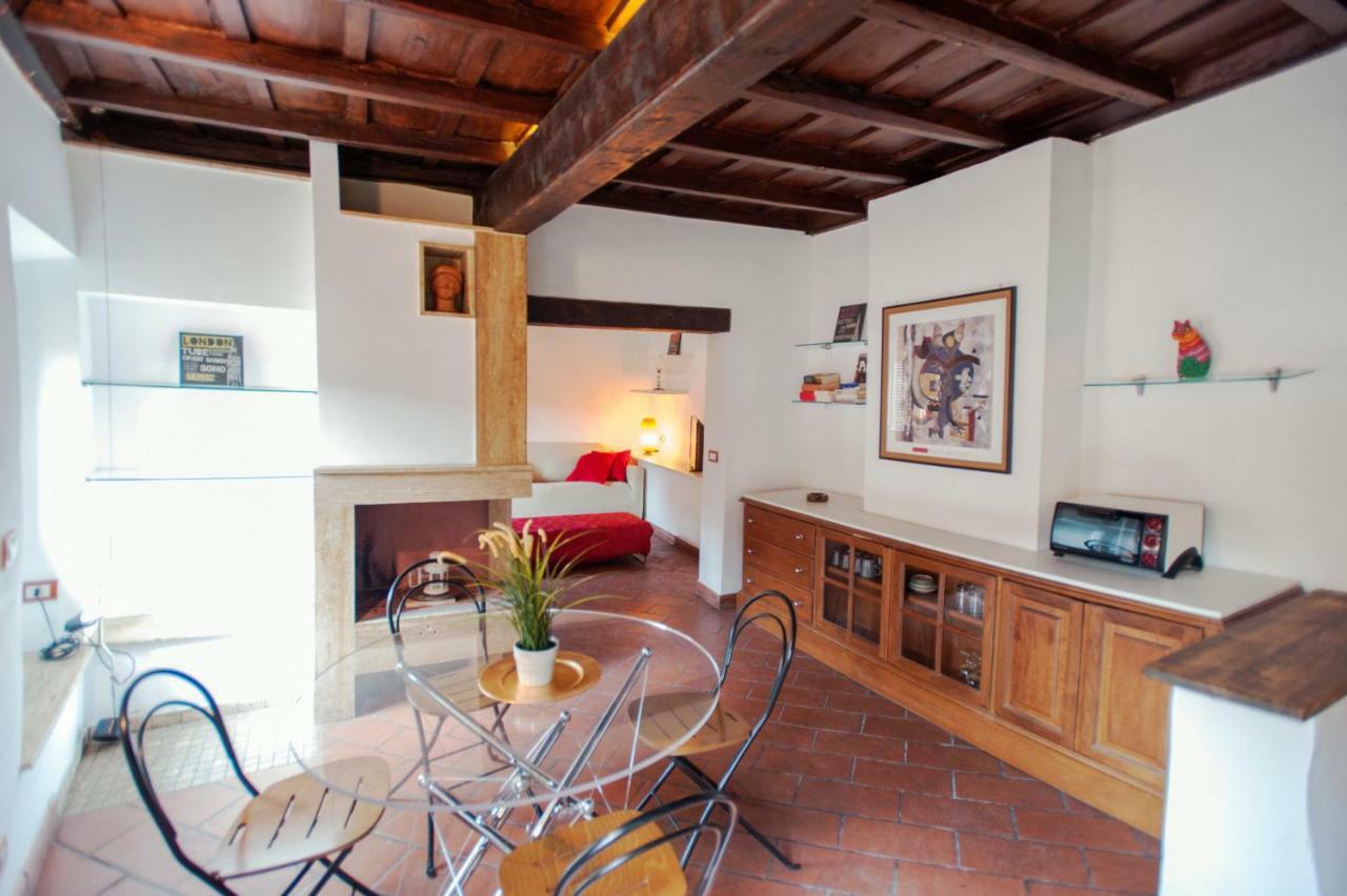 38 Vicolo De' Cinque Apartment *